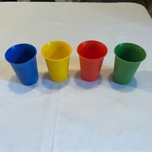 TUPPERWARE KIDS CUP SET OF 4